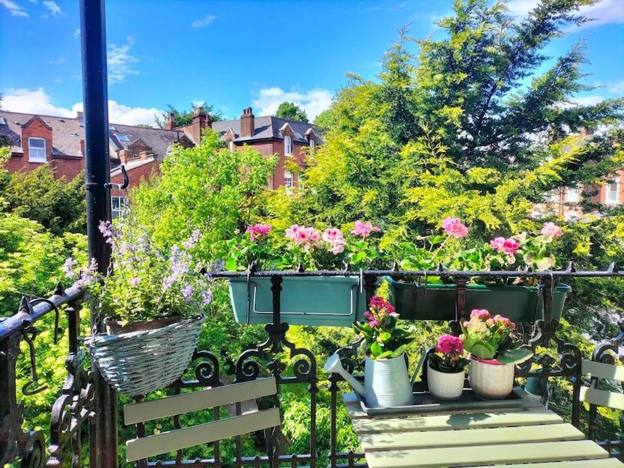 Charming London With Balcony Lägenhet Exteriör bild